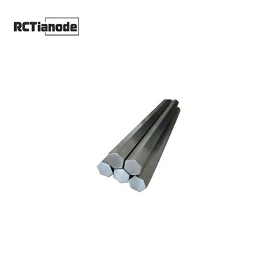 Titanium Square bár